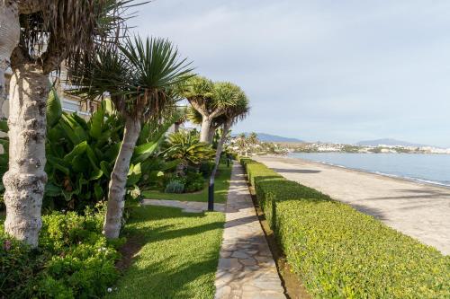 Estepona First Line Beach Apartment