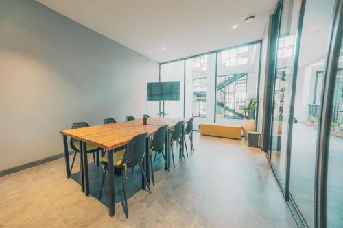 会议室/宴会厅, 贝斯塔科利文公寓 (Bestah Coliving) in 登巴萨