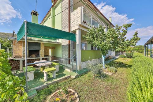 Apartment 3M - image 11