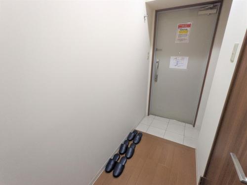 One-Bedroom Apartment image 2