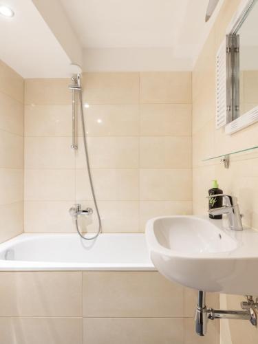 Limehome Berlin Florastraße - image 7