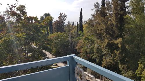 Orange Apartment - Athens Center 3 BD 1.5 BATH - image 2