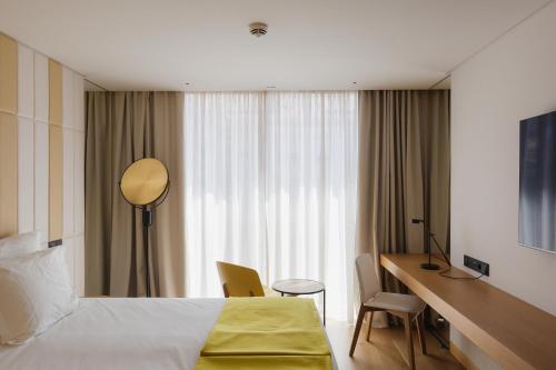 room detail thumbnail 1