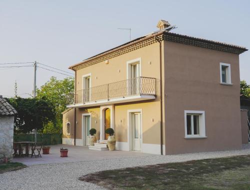 Зовнішній вигляд готелю, B&B La Maddalena in Мірабелла-Еклано