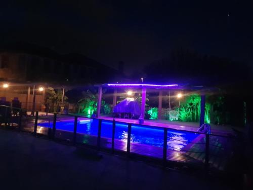 สระว่ายน้ำ, Garden Place Alojamento Local in วีซู