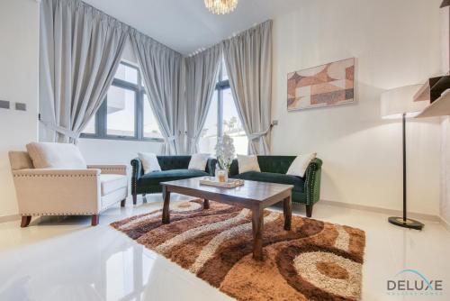 Extensive 3BR Townhouse at Janusia Damac Hills 2 by Deluxe Holiday Homes, Dubaj (fotografie 9)