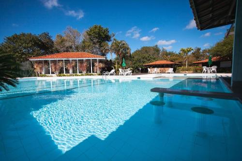 Swimming pool, BZ17 Casa ampla 4 suites em condominio alto padrao in Vila Luiza
