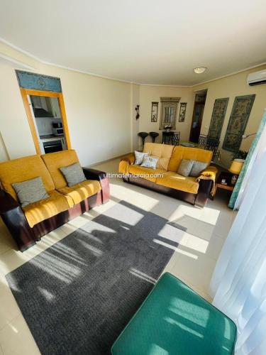 Charming 2 Bedroom Apartment Overlooking Pool