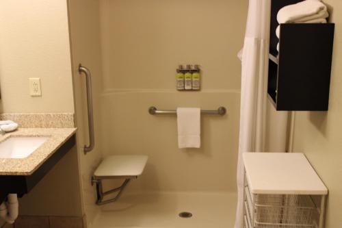 哥伦布机场驻桥套房酒店 哥伦布机场驻桥套房酒店