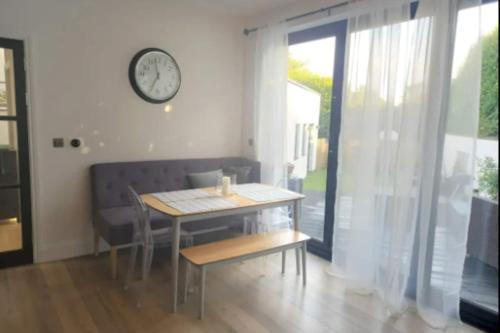 Modern 3 Bedroom House with Stunning views