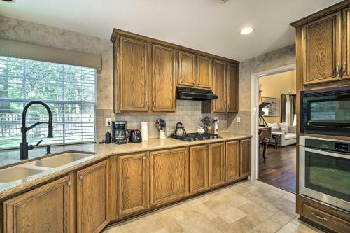 Spacious Woodlands Home Pool and Outdoor Oasis in The Woodlands, USA