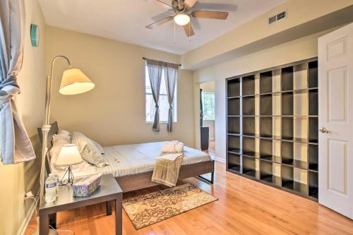 Modern Chicago Condo about 9 Miles to Downtown! in Woodlawn