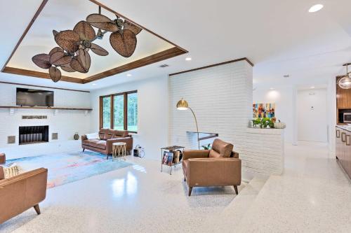 Mid-century Dream Home < Half-mile To Beach! - Ocean Springs, MS