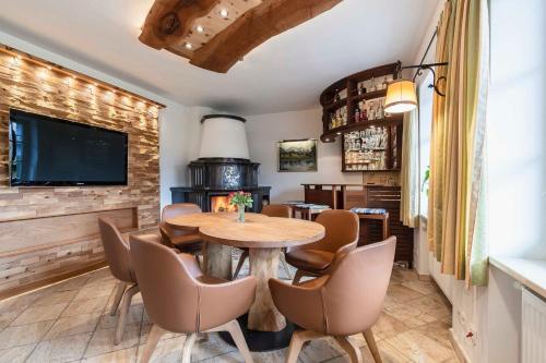 共用Lounge/電視區, 埃爾彭霍夫柯倫酒店 (Alpenhof Krun) in 凱恩