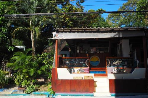 Sundaze Samet Hostel & Hangout