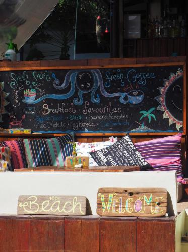 حانة/استراحة, Sundaze Samet Hostel & Hangout in مركز مدينة ساميد