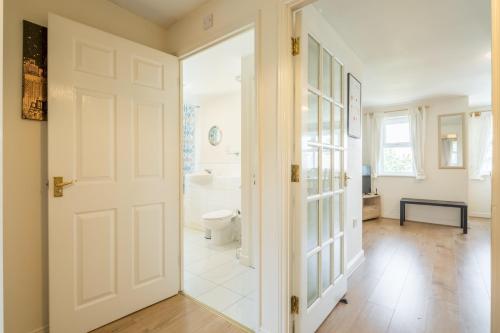 Pass the Keys 2 Bedroom Apartment near Mill Road Free parking