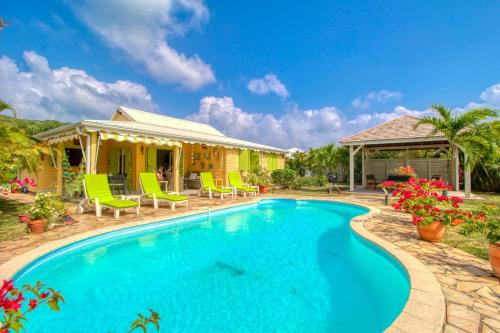 Villa au calme avec piscine - MQSA27 - Location, gîte - Sainte-Anne