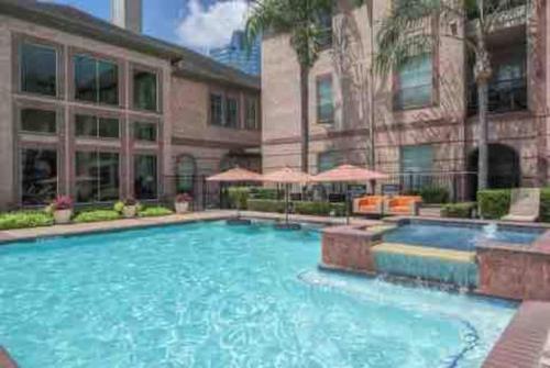 Bright & Modern Pet Friendly Suite - 9 Minute Drive To TMC!