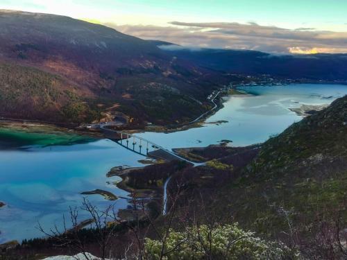 สภาพแวดล้อมโดยรอบ, Tjeldøya Slott in นาร์วิค