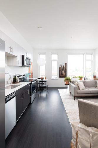 Flexhome Skywalk to Fiserv 1BR Apt U1 Flexhome Skywalk to Fiserv 1BR Apt U1