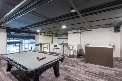 Flexhome Skywalk to Fiserv 1BR Apt U1 Flexhome Skywalk to Fiserv 1BR Apt U1