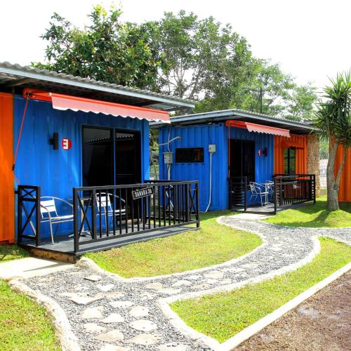 JSI Resort Room Type - Sahara Container Queen