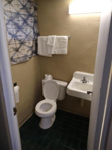 Highway Motel – St. Paul, MN