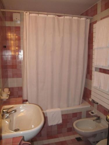 Hotel Piccola Fenice – Venice, GA