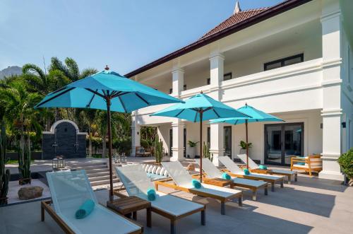 Ultimate Luxury Bali Style Villa with 5 Bedrooms! B11