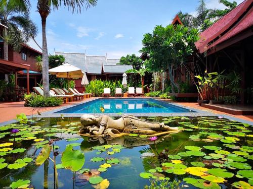 Ruenkanok Thaihouse Resort