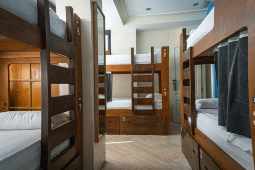 ラ バンダ ルーフトップ ホステル