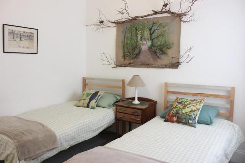 Johnston House: Historic Village Retreat