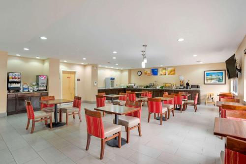 Comfort Suites Fultondale I-65 near I-22 - image 12