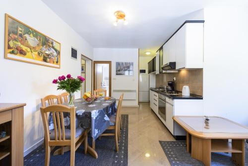 Apartment Tija - image 10