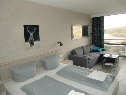 Apartment with Lake View