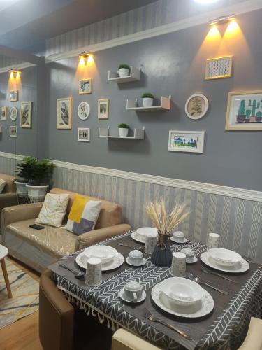 2-Bedroom CK's Corner Staycation Trees Residences