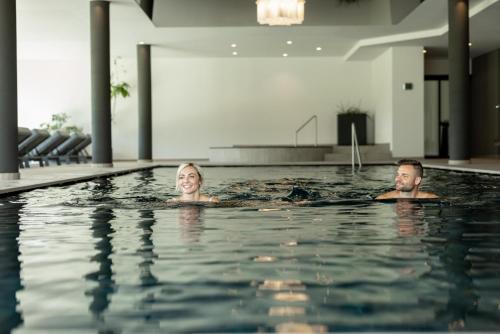 Garden Park Hotel - image 8