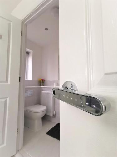 Beautiful modern room with Ensuite Close to CC