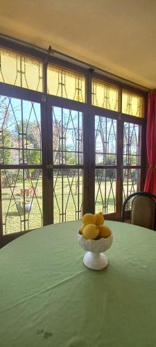 정원, Casona LA FLORIDA con parque y pileta, a una cuadra del río (Casona LA FLORIDA con parque y pileta, a una cuadra del rio) in 셀레도니오 에스칼라다