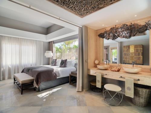 Royal River & Spa Luxury Hotel - image 9