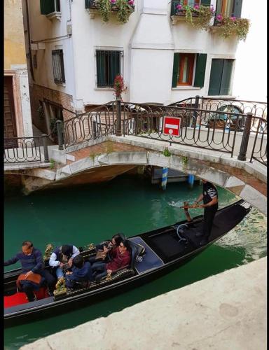 Anzolo Palace - Rooms & Apartments Room Type - Studio with Canal View - Separate Building