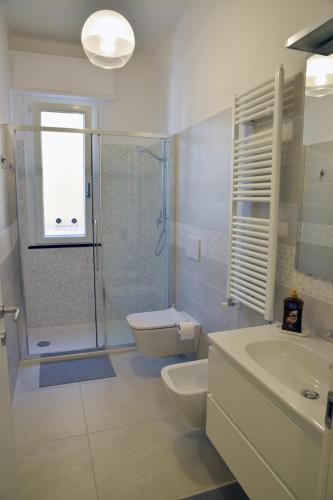 Bathroom, Sunrise Apartment in Santa Margherita Ligure