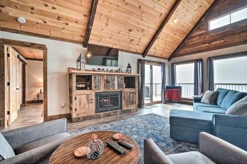 Luxury Rabun Gap Getaway with Soaring Views! in Rabun Gap, USA
