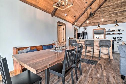 Luxury Rabun Gap Getaway with Soaring Views! in Rabun Gap, USA
