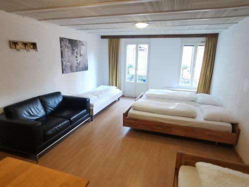 Linda Apartment 33 - image 6