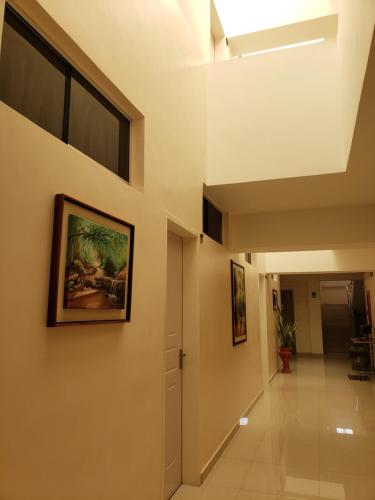 Hotel La Pequena Valencia near Arturo Michelena International Airport