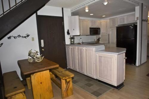 Brianwood Condo at Giant Steps - image 8