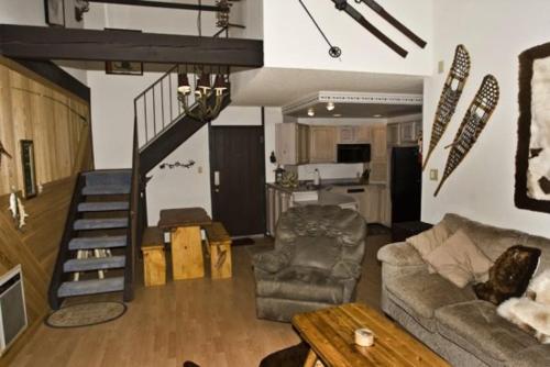 Brianwood Condo at Giant Steps - image 4