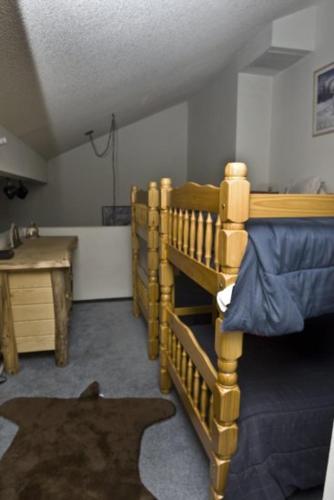 Brianwood Condo at Giant Steps - image 5